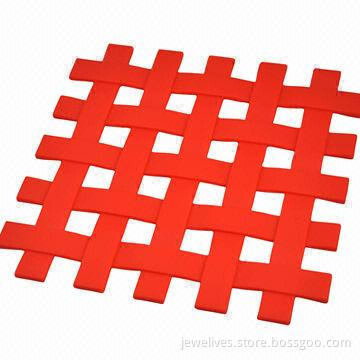 Traditional #-shaped silicone cup mat